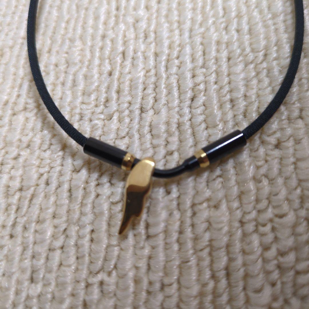 ファイテン RAKUWA ネックウィングス ゴールド 40cm