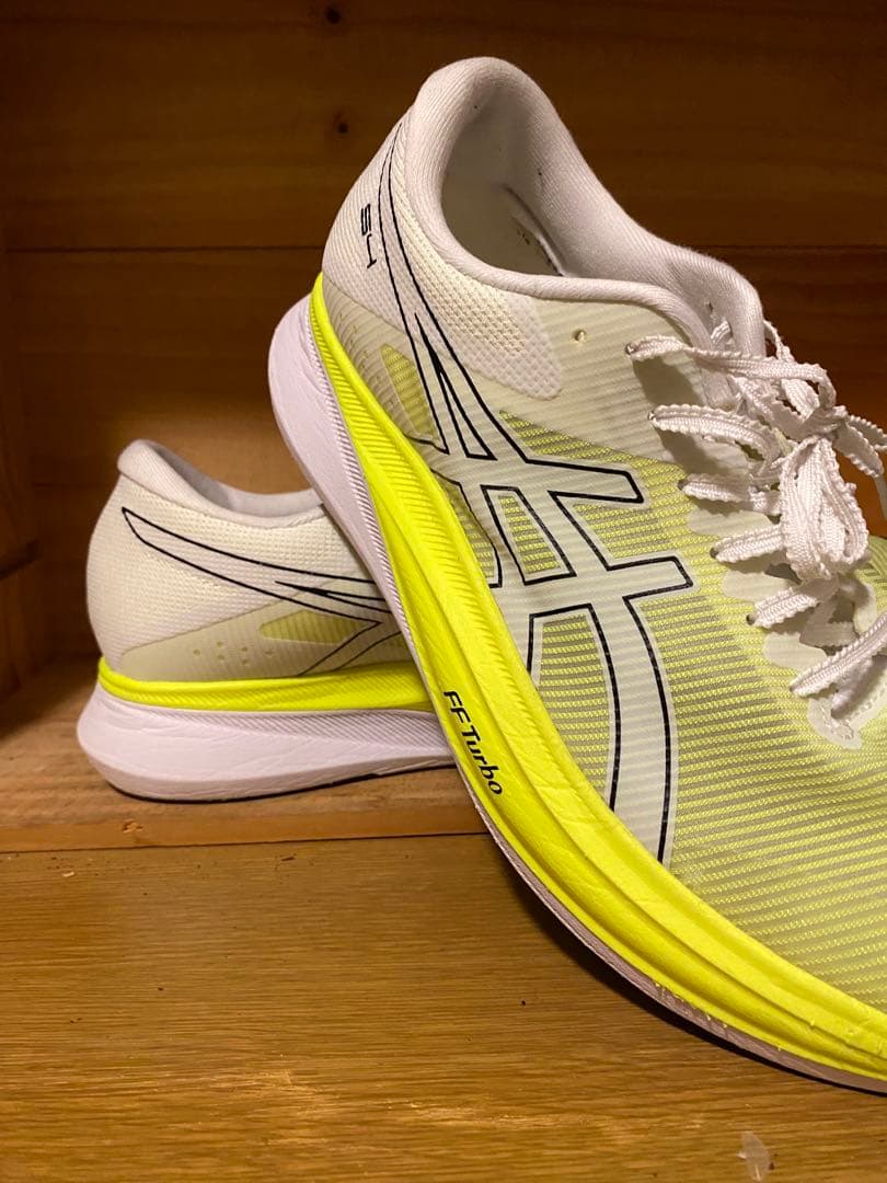 【美品】　アシックス　ランニングシューズ　カーボン厚底S4