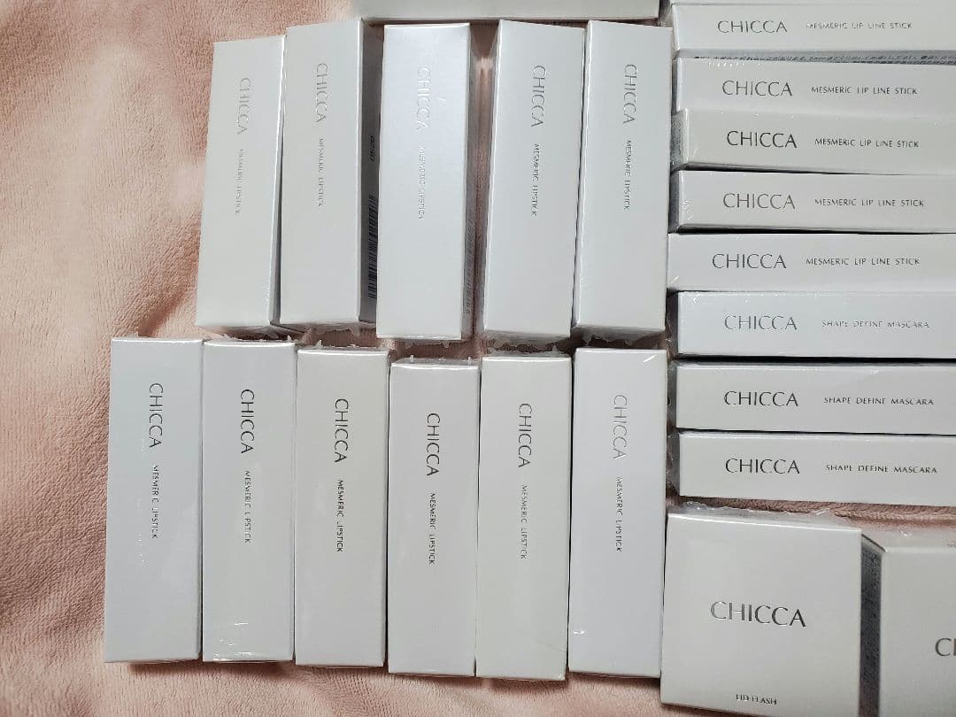 まとめ売り28点　CHICCA マスカラ、リップ、アイシャドウ、グロス