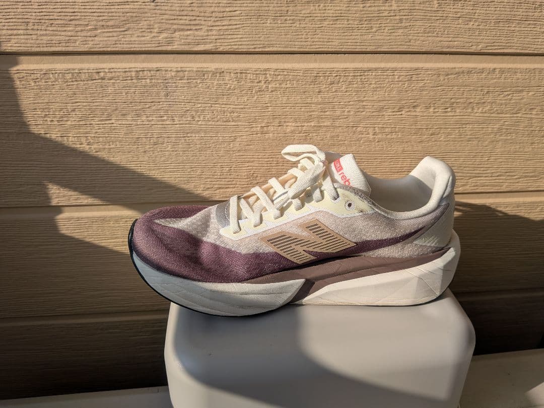 ニューバランス FuelCell Rebel v5