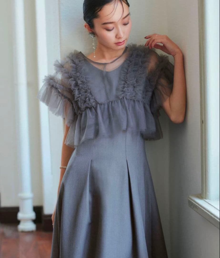 新品　フリルチュールシアートップス＆タックフレアドレスセット