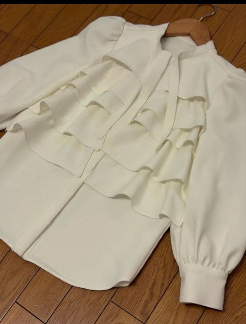 【KUMIKYOKU NAVY】コンフォータブルドレープ フリルブラウス　組曲Ｓ