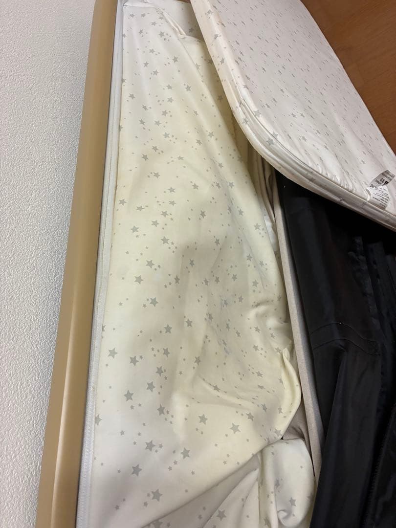 格安HZDMJベビーベット 移動可能・持ち運び・折りたたみ添い寝（一部シミあり）