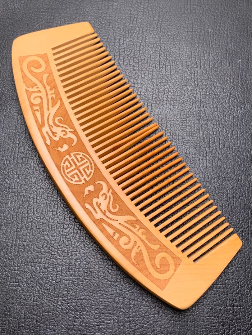 0422163  桃の木素材櫛57.6＊144.4ミリ