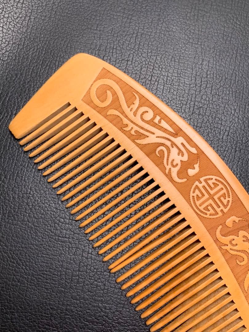 0422163  桃の木素材櫛57.6＊144.4ミリ