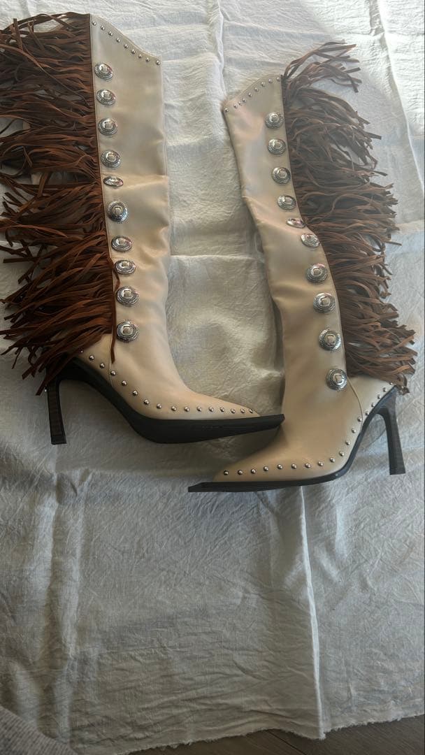 セール中！美品！YELLO イエロ　ロングウエスタンブーツ　フリンジブーツ