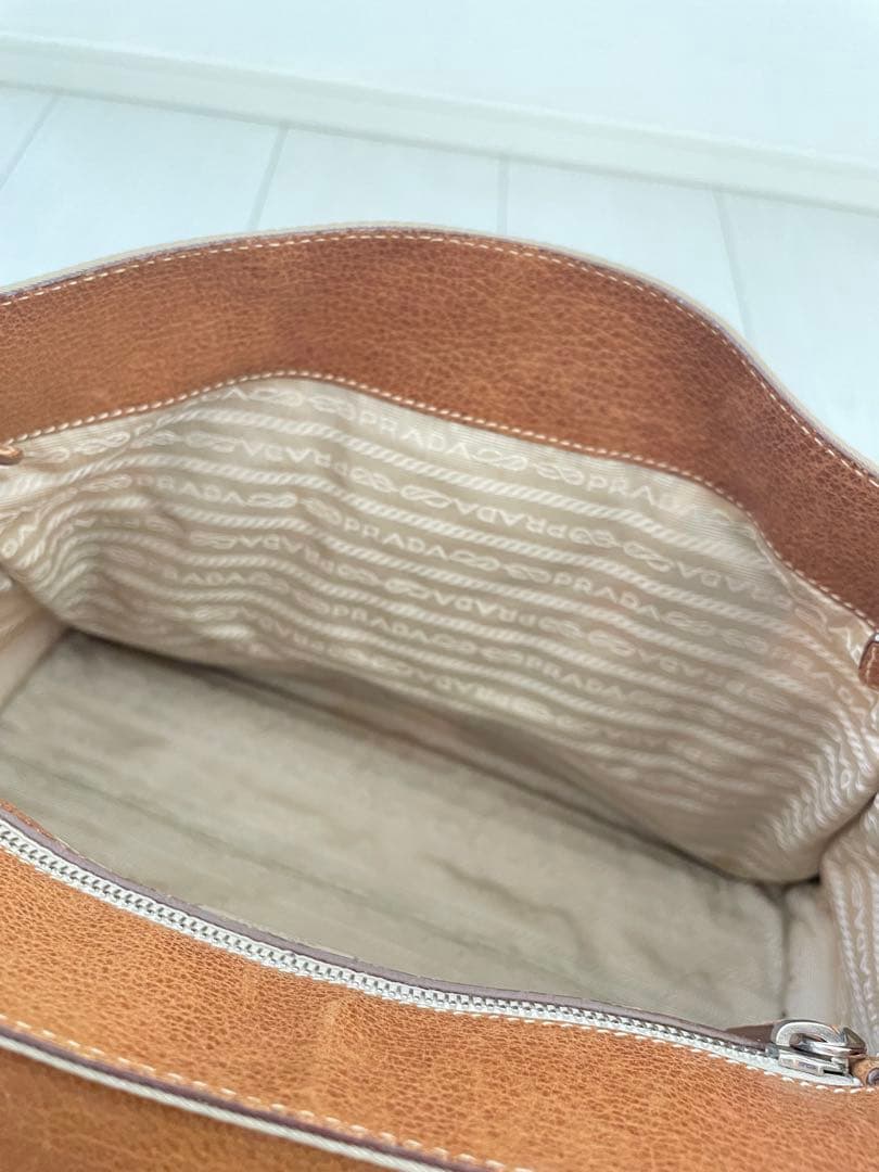 Prada プラダ　Prada Antic Buckles　ショルダーバック