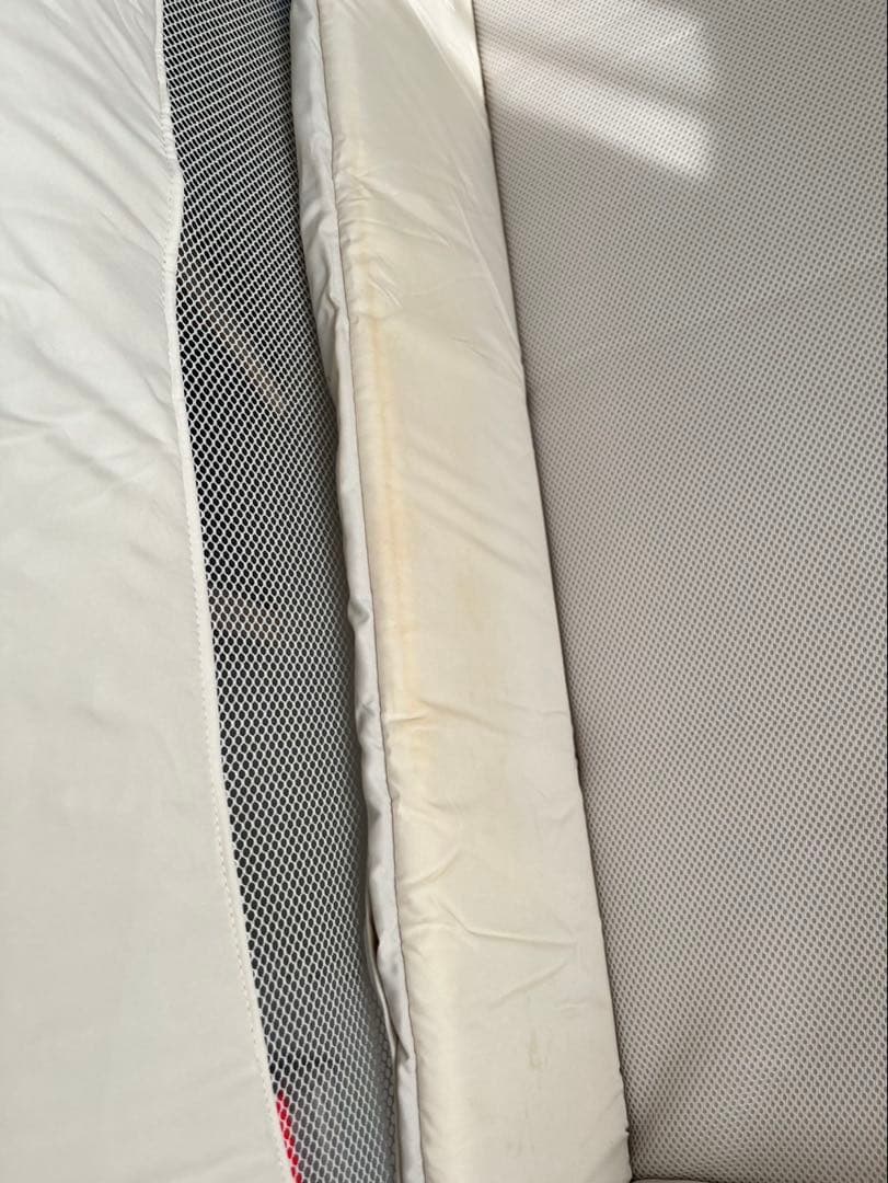 ベビーベッド 通気性メッシュ ベージュ