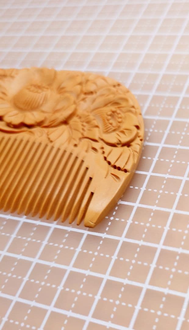 さつまつげ櫛　彫り櫛　辻忠商店　椿柄　新品未使用