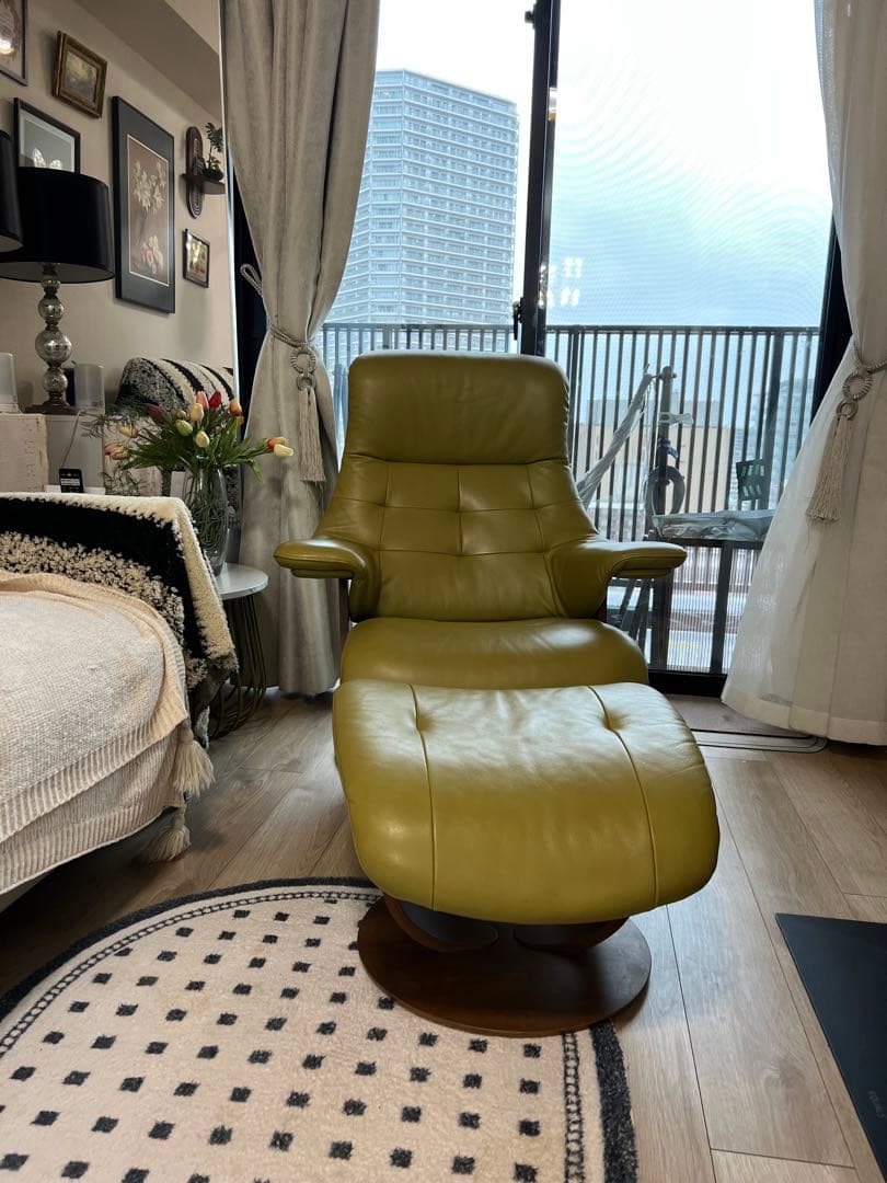 オリーブ  ザ・ファースト リクライニングチェアー ブラック 本革張