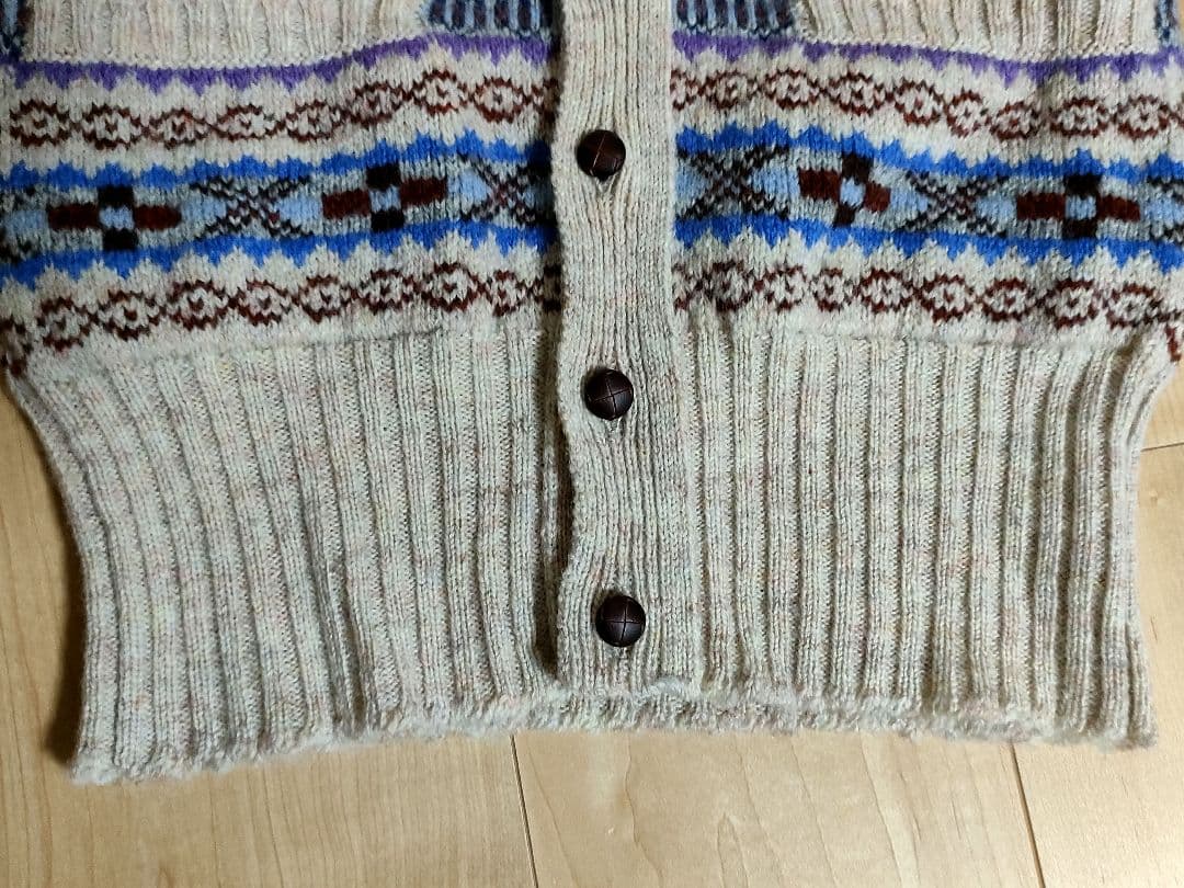 Jamieson’s　fennica beams別注　ラウンドカラーカーディガン