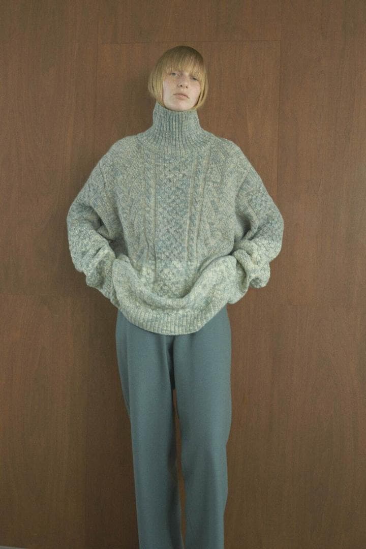 URU(ウル)TURTLE NECK KNIT/L.Green