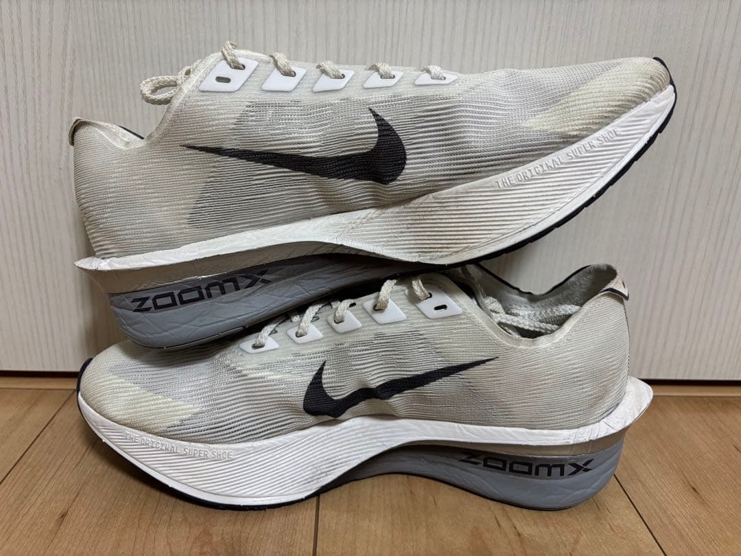 ナイキ ヴェイパーフライ4(25.5cm）