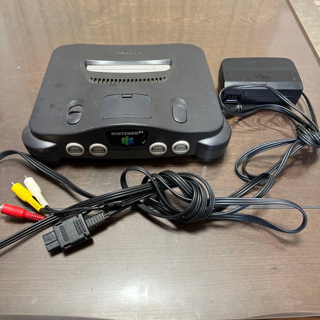 NINTENDO 64 コントローラー３つ　カセット9個