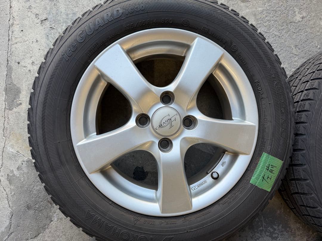 タンク パッソ 4穴のカローラ等に　スタッドレスタイヤ付きホイール