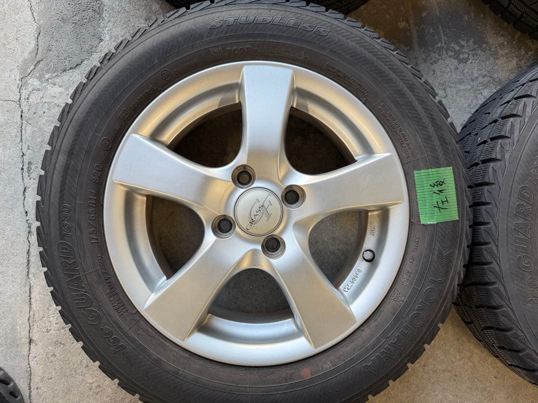タンク パッソ 4穴のカローラ等に　スタッドレスタイヤ付きホイール