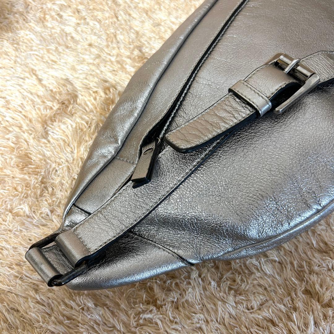 極美品✨ ジミーチュウ デリー スタースタッズ レザー ボディバッグ シルバー