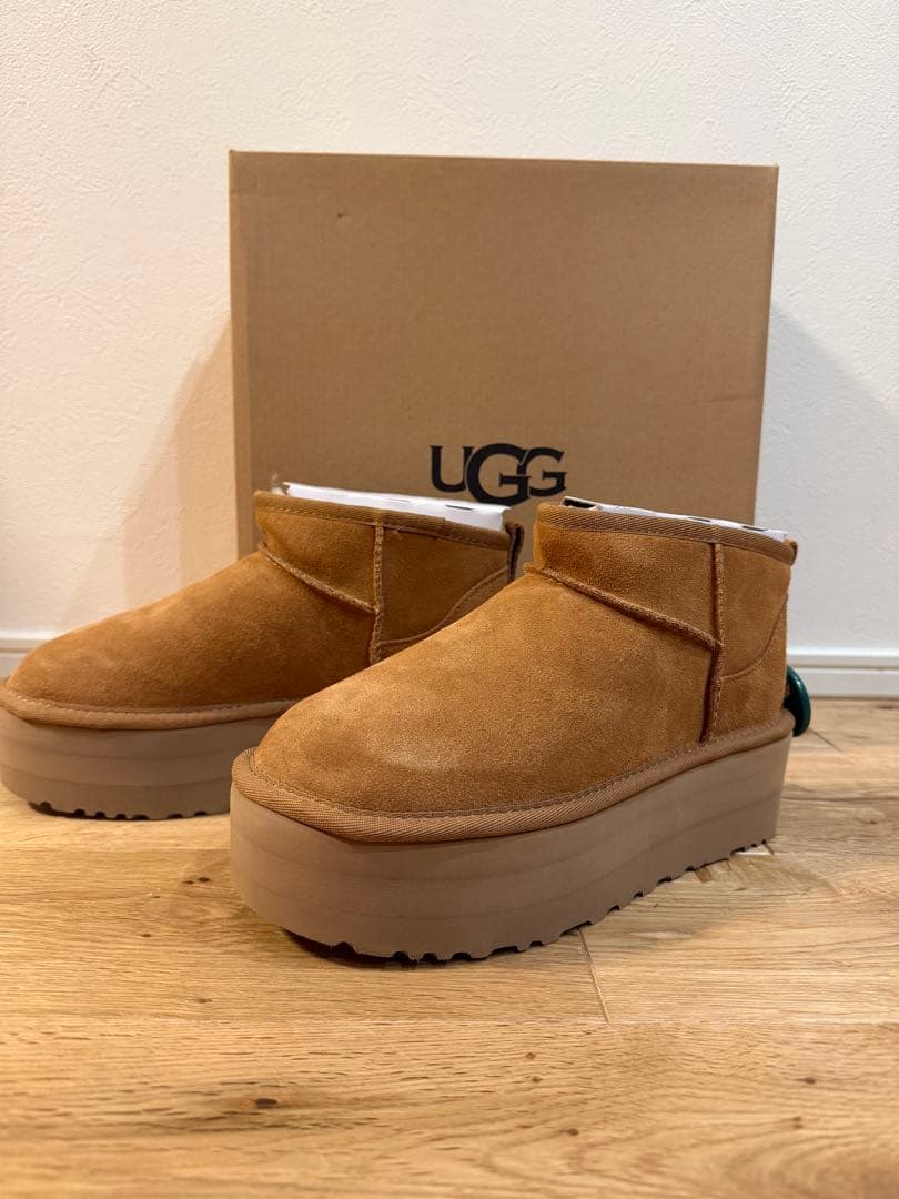 鑑定済　UGG CLASSIC ULTRA MINI PLATFORM 24