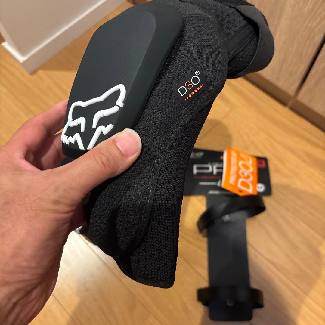 Fox ランチpro D30エルボーガード　プロテクター ブラック