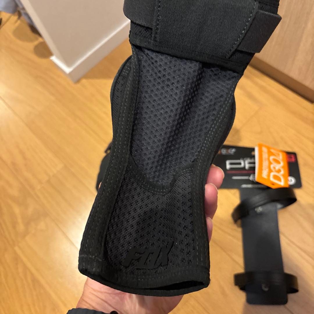 Fox ランチpro D30エルボーガード　プロテクター ブラック