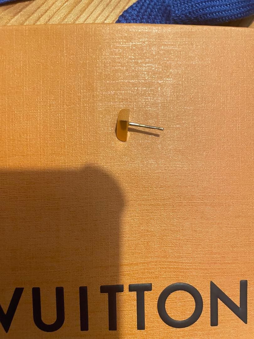 LOUIS VUITTON ゴールド片耳用ピアス