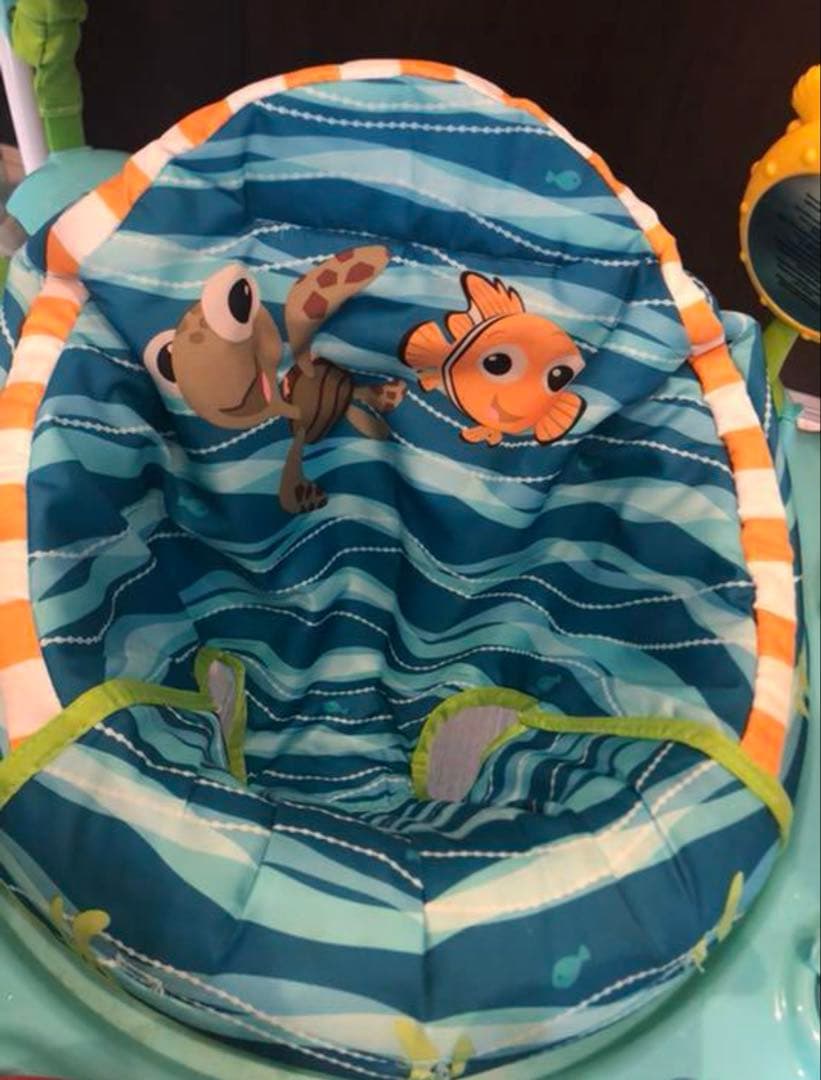 【美品】ディズニーベビーファインディングニモ　ジャンパー