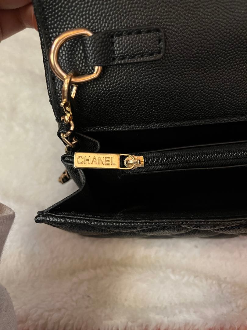 CHANEL ブラック キルティング 　 チェーンウォレット　ショルダーバッグ