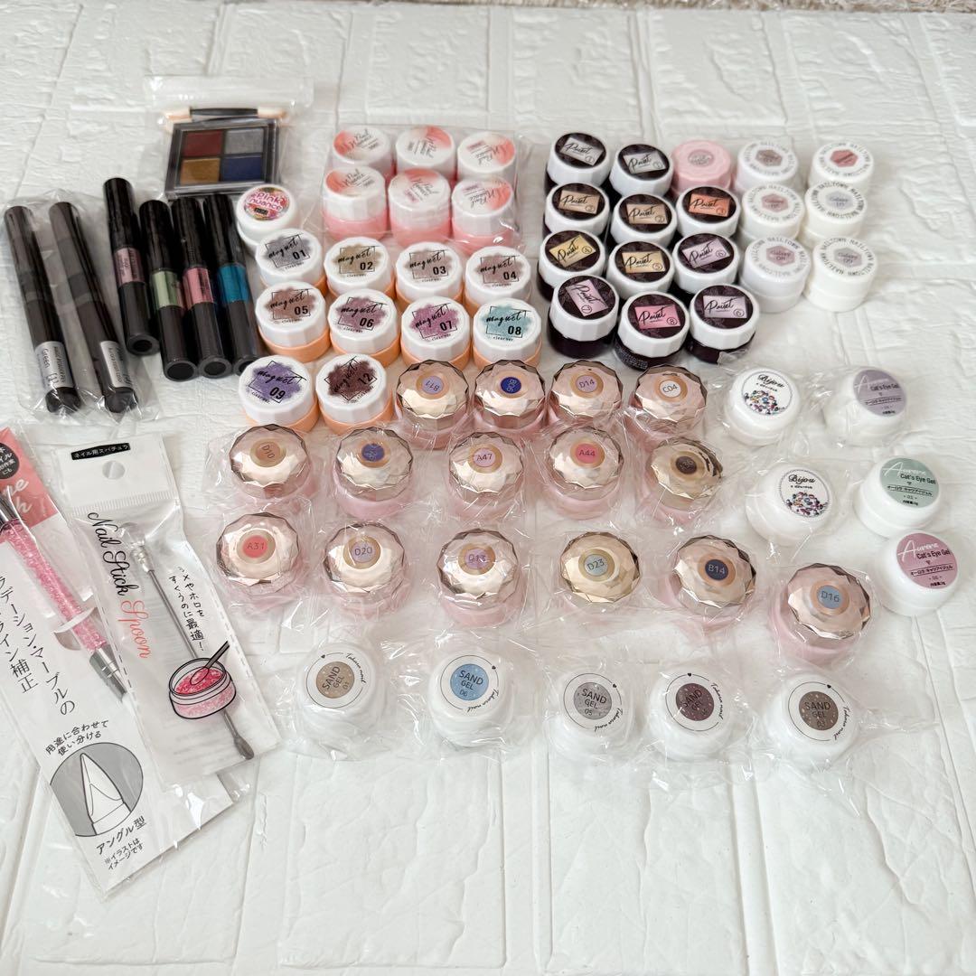 新品未使用！美品！大量！カラージェルネイル・ミラーパウダー他ネイル用品おまとめ