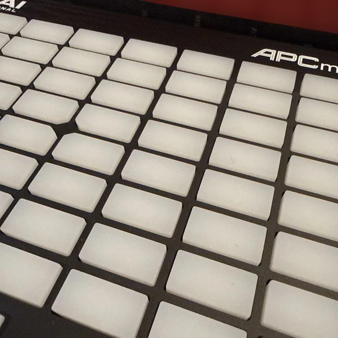 AKAI APC mini MK2 MIDIコントローラー