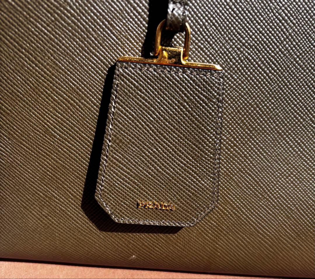 【美品！】PRADA プラダ　アースカラー