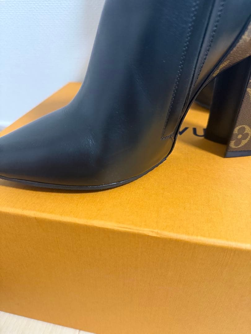 ルイヴィトン　ショートブーツ ポインテッドトゥ　モノグラム