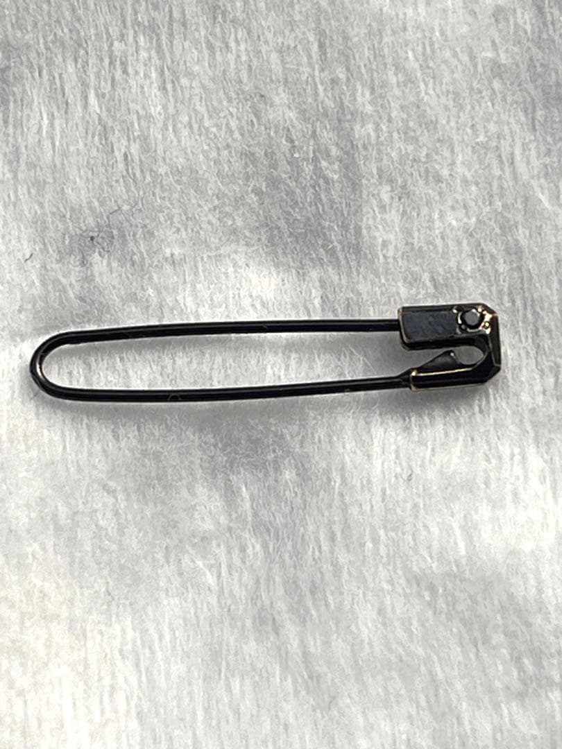 Y！ e.m. noir ブラックダイヤ ピアス 安全ピン