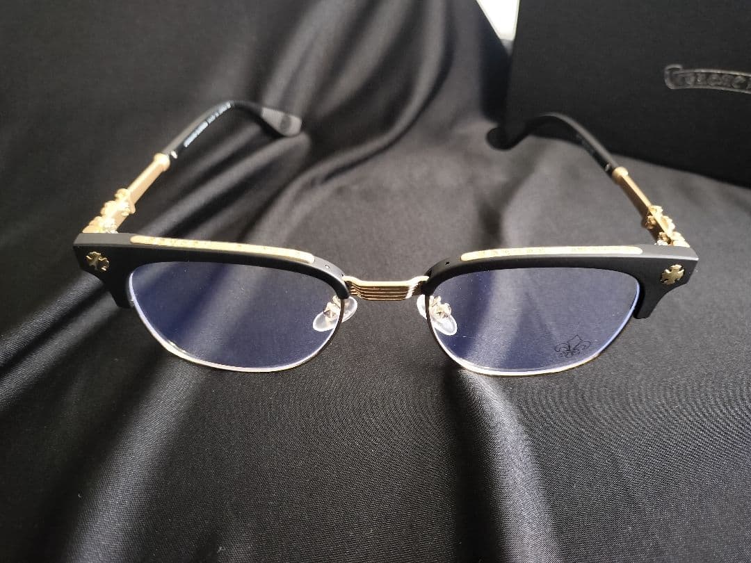 マットカラーゴールド装飾付きブラックフレーム　伊達メガネ　クロムハーツ好きに！