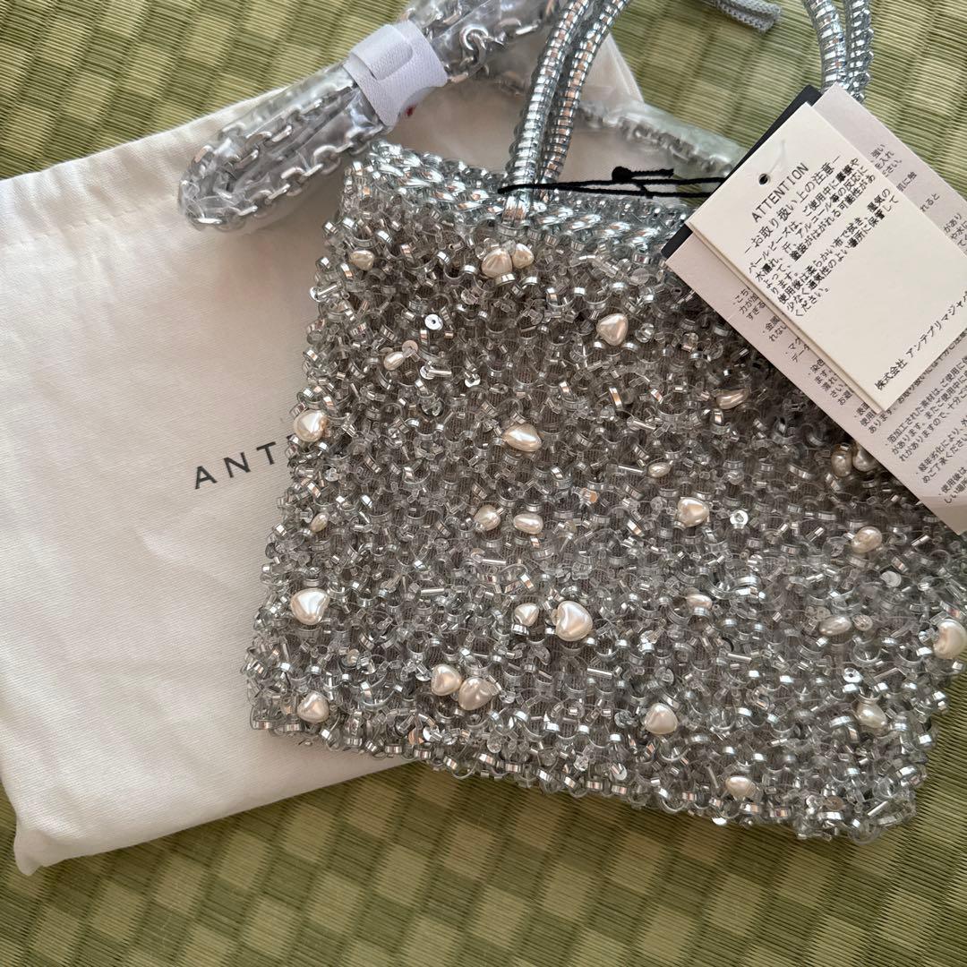 新品　アンテプリマ　ショルダーバッグ　パール　シルバー