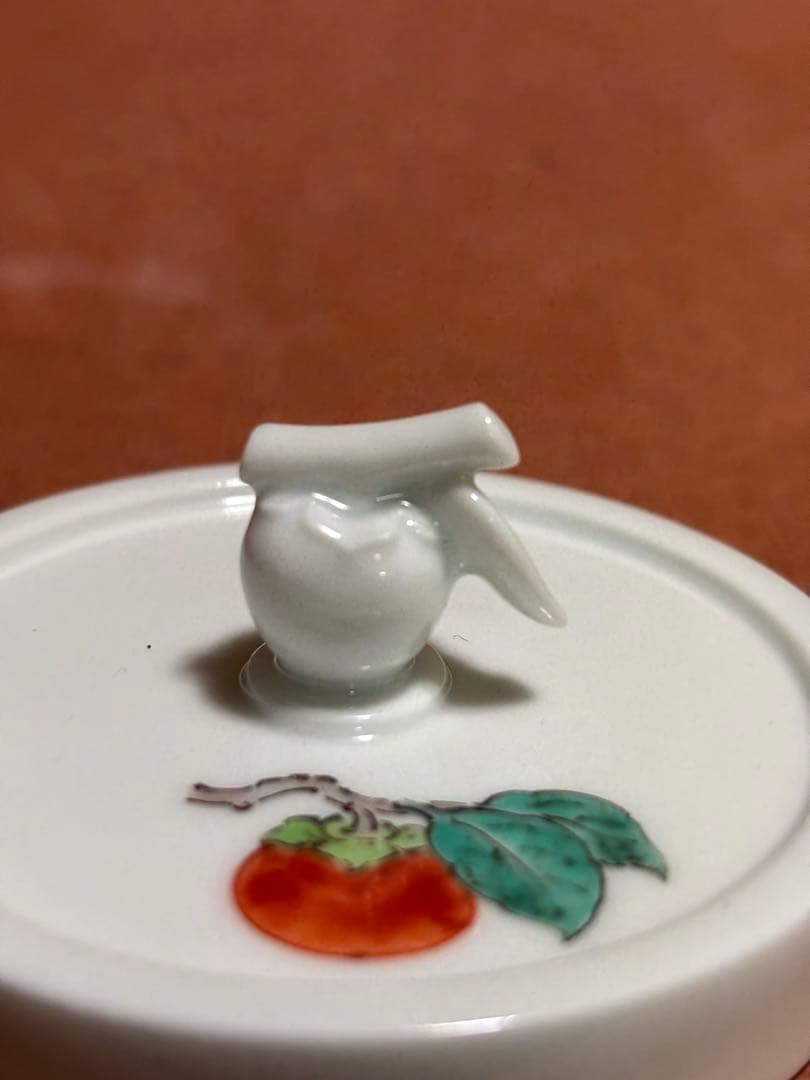 十四代酒井田柿右衛門作色赤絵柿果文柿形握手文鎮　ペーパーウェート未使用検ななつ星