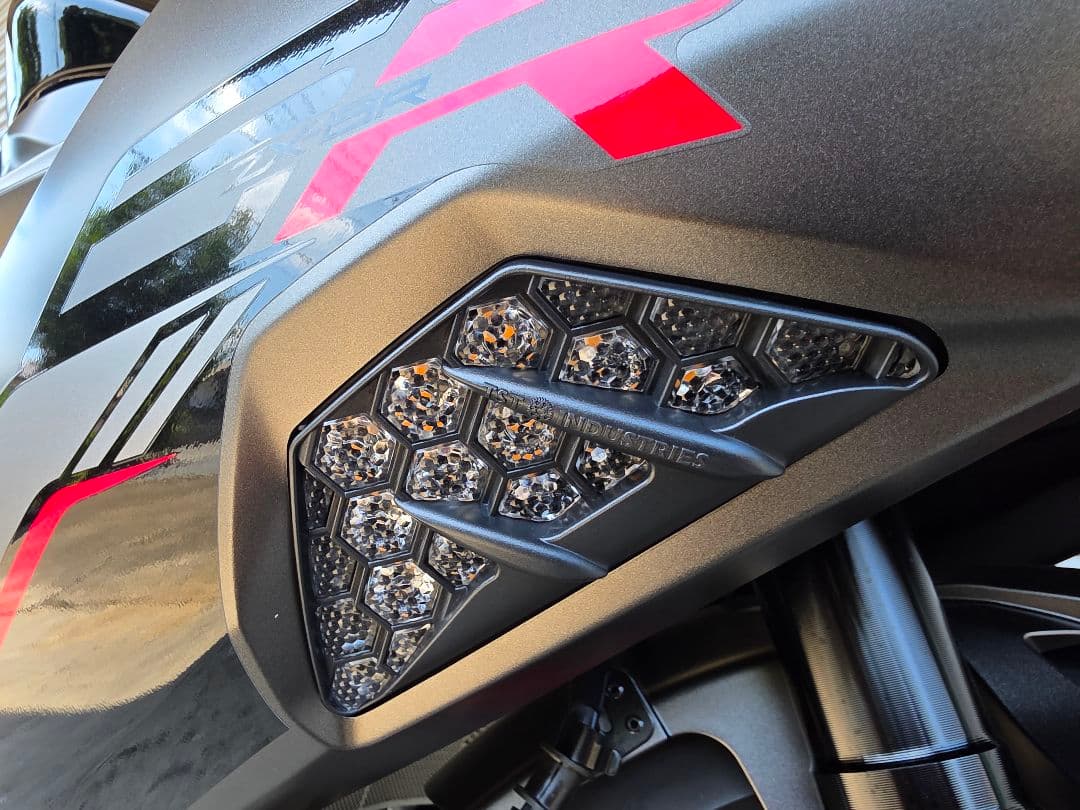 TST　カワサキ　Ninja用フロントウインカー