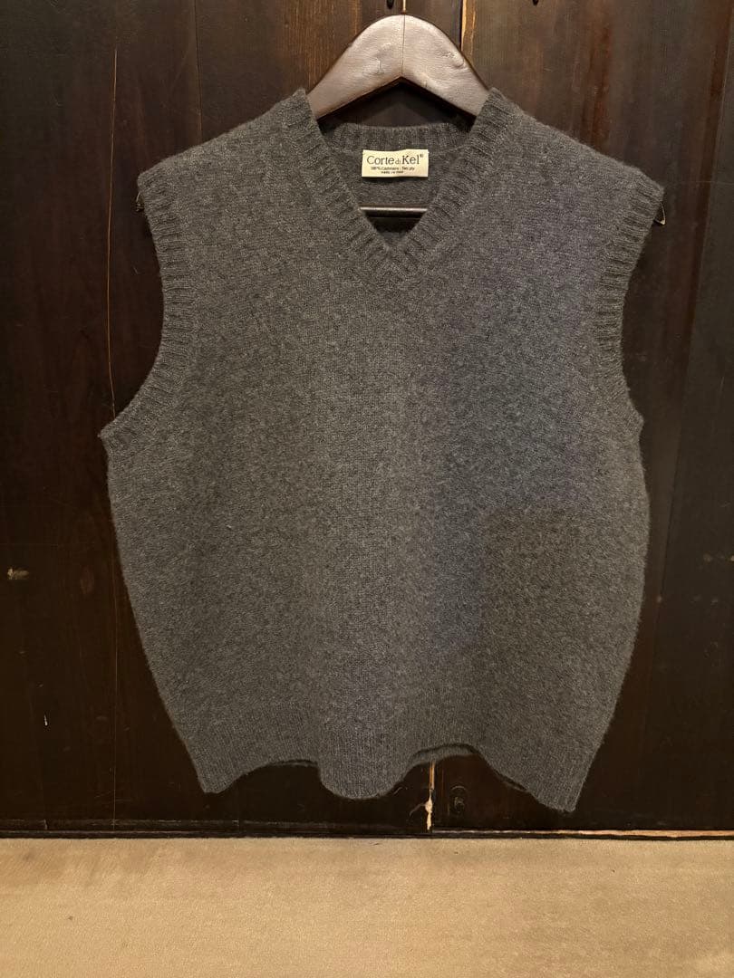 ダークグレー Vネック ベスト Mサイズ相当　カシミア