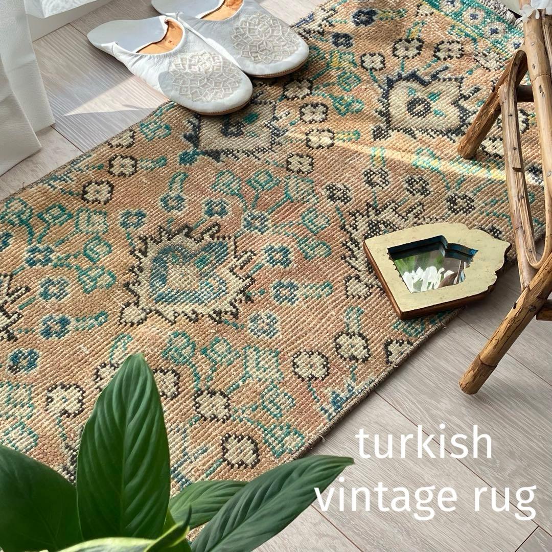 厚みウール　くすみベージュ　グリーン　ロング　ランナー　トルコヴィンテージラグ