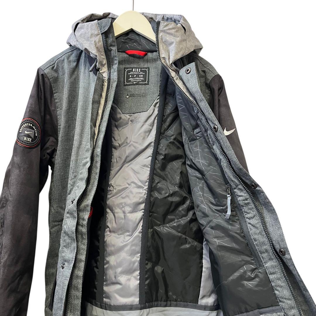 美品　ナイキ　NIKE スノーボードジャケット S-P-CH 10K