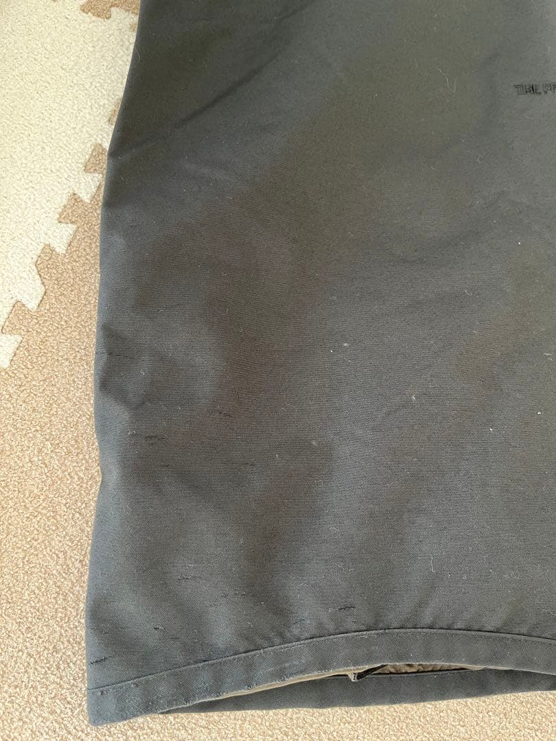 VOLCOM★赤、黒 スノーボードウエアーS子供用 上下セット