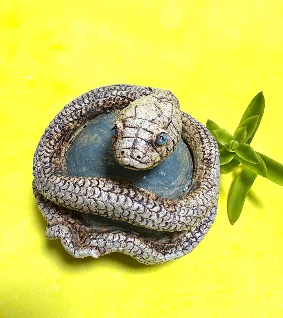 美しい白蛇様✨縁起物、巳年、陶器人形、置物、縁起物、作家、白蛇、スピリチュアル