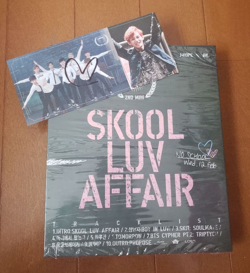 BTS 防弾少年団 SKOOLLUVAFFAIR CD+テテ直筆ハート入りトレカ