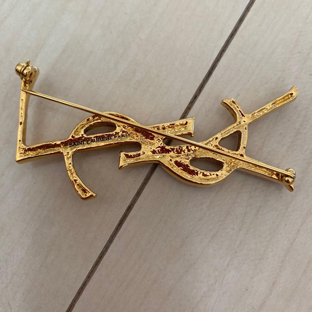 YSL　サンローラン　ブローチ　ロゴ　ゴールド