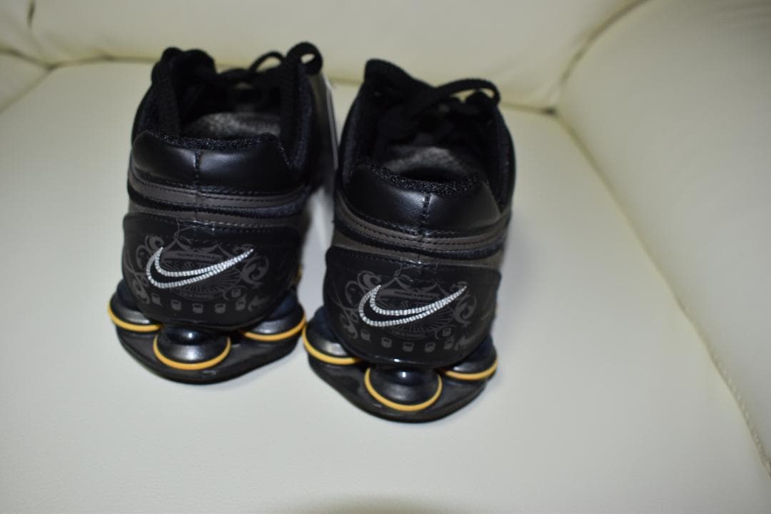 Nike Shox ブラックレザーシューズ 未使用