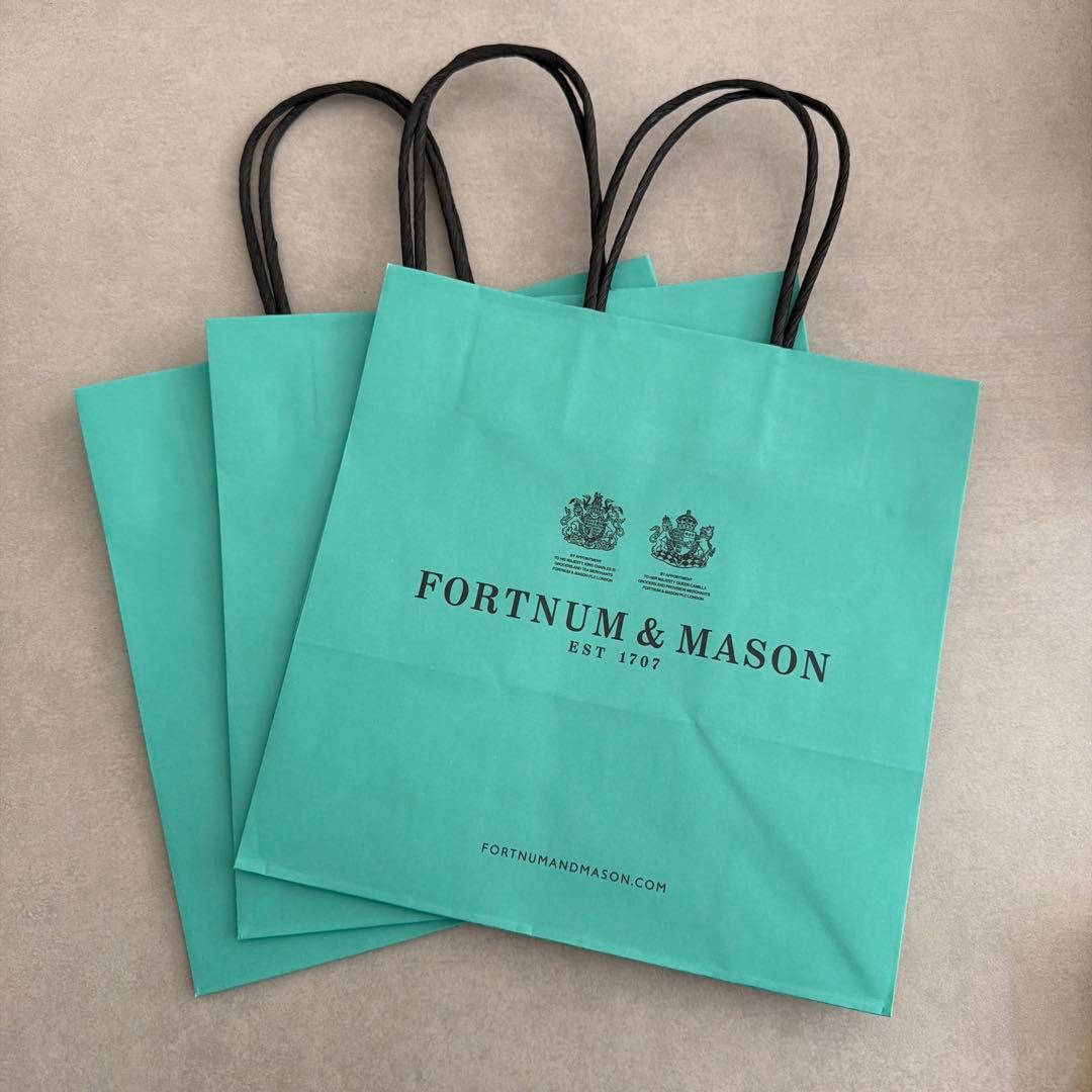FORTNUM & MASON 日本未発売　3缶セット　年末年始購入