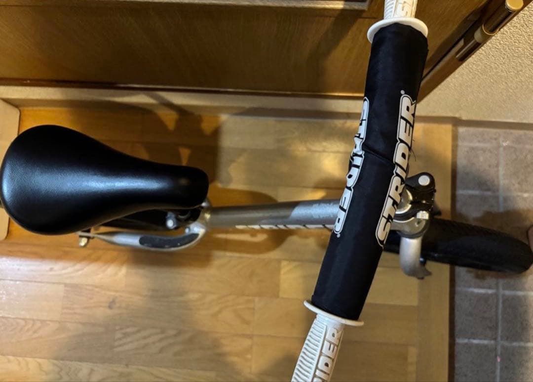 自転車 キッズバイク キックバイク ストライダー PRO シルバー
