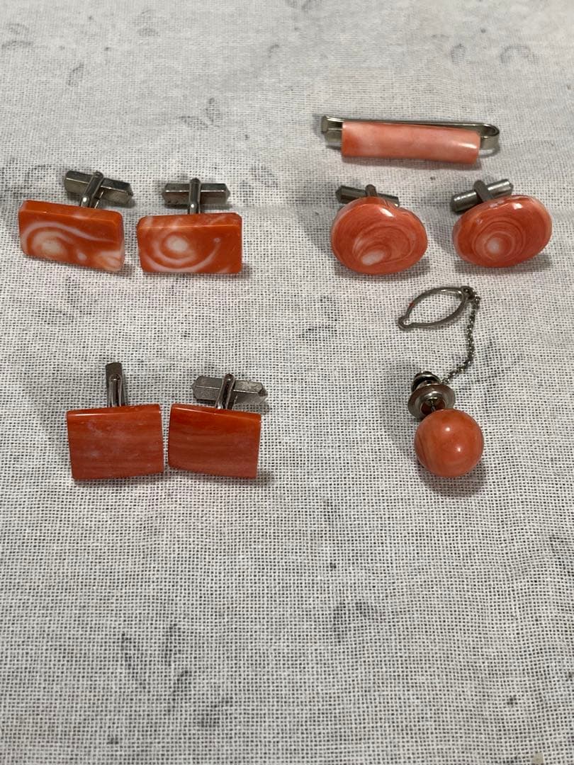 珊瑚？珊瑚風？洋銀 カフスボタンとネクタイピンセット
