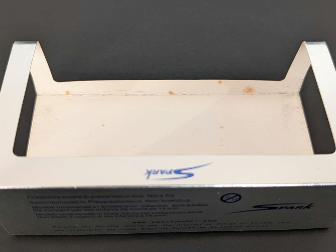 スパーク 1/43 ポルシェ 911 カレラ RS クーペ 1992