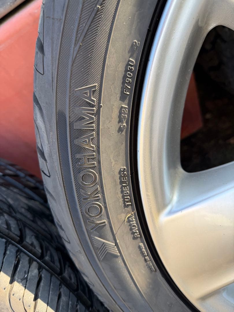 レクサスのタイヤサイズ245/45/R19