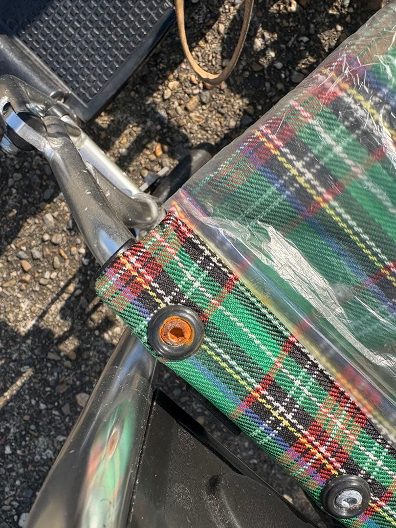 送料無料　KADOKURA　カドクラ　自走介助兼用車椅子　A103-AKG